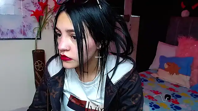 Violettasquirt online show from 11.20.25