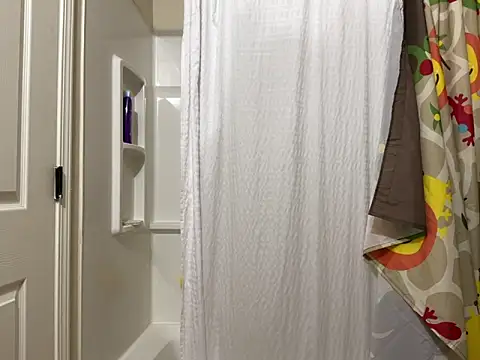 yfui221 online show from 10.18.25