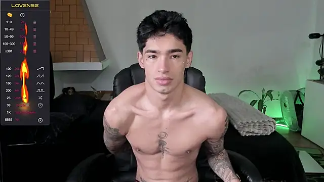 Snapshot of Damon__333 chatting on 07.22.26 Damon 333 online show from 07.22.26