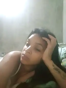 Snapshot of kalolay chatting on 10.25.25 kalolay online show from 10.25.25