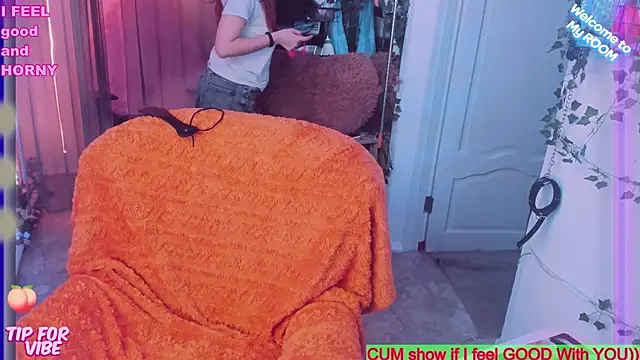 Snapshot of Toxic_Ellies chatting on 03.12.25 Toxic Ellies online show from 03.12.25