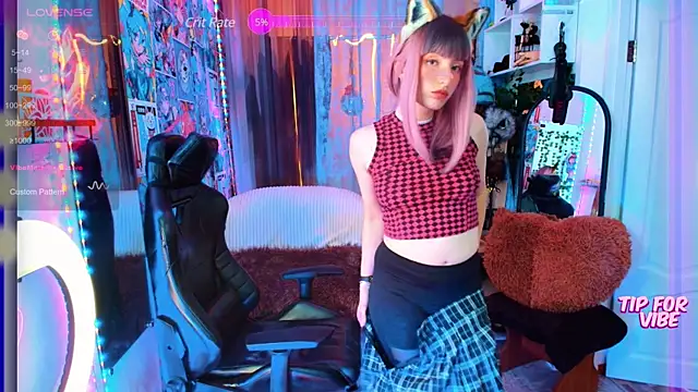 Snapshot of Toxic_Ellies chatting on 03.22.25 Toxic Ellies online show from 03.22.25