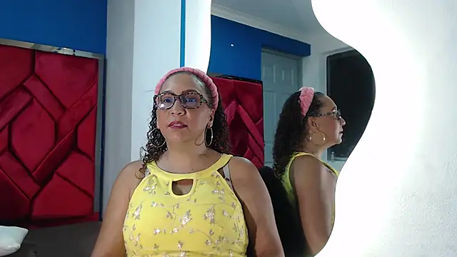 Snapshot of EvaMills1 chatting on 01.19.25 EvaMills1 online show from 01.19.25