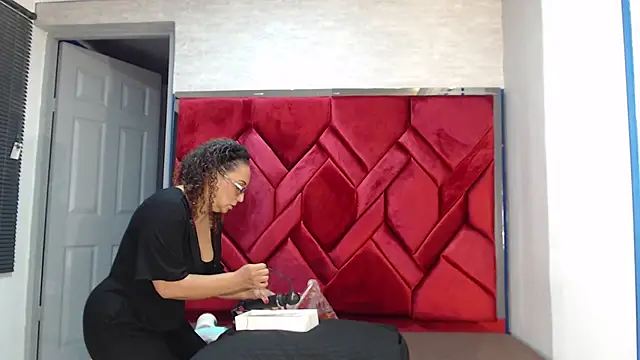 Snapshot of EvaMills1 chatting on 03.05.25 EvaMills1 online show from 03.05.25