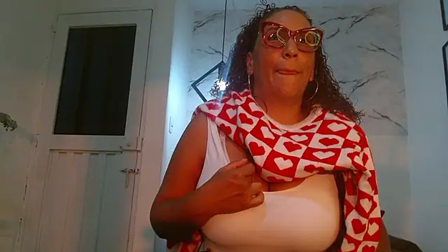 Snapshot of EvaMills1 chatting on 09.15.25 EvaMills1 online show from 09.15.25