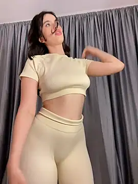 Mavi Coless online show from 02.21.25