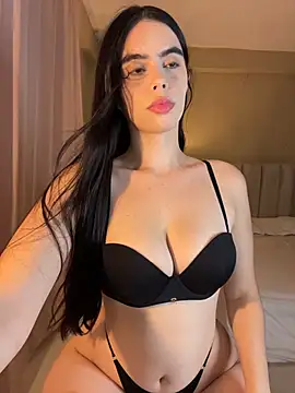 Mavi Coless online show from 11.26.25