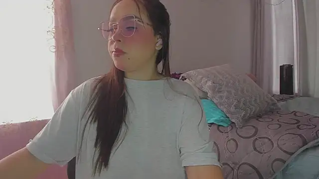 Snapshot of HARLEYNAPIER chatting on 04.27.26 HARLEYNAPIER online show from 04.27.26