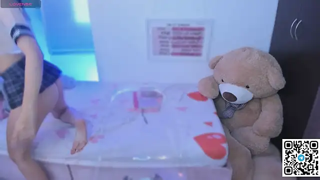 sofi cute01 online show from 11.18.25