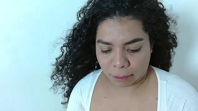 yulissa18 online show from 03.15.25