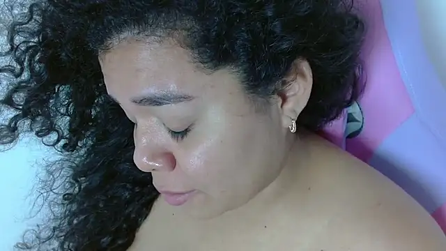 yulissa18 online show from 03.21.25