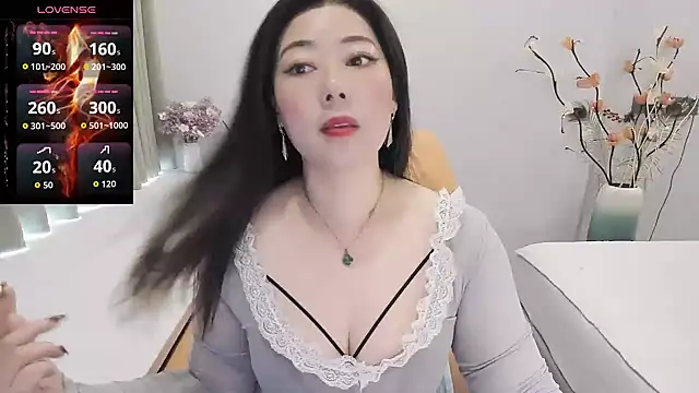 Snapshot of Crystal_Wings chatting on 11.16.25 Crystal Wings online show from 11.16.25