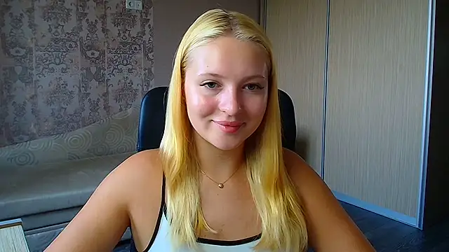 Snapshot of Milka_kiss_ chatting on 08.06.26 Milka kiss online show from 08.06.26