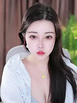 Qiaoqiao  online show from 01.25.25