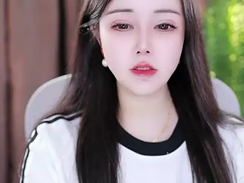 Qiaoqiao  online show from 02.10.25