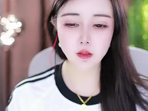 Qiaoqiao  online show from 02.12.25