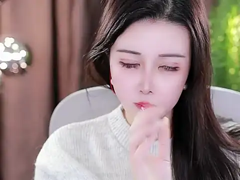 Qiaoqiao  online show from 02.13.25