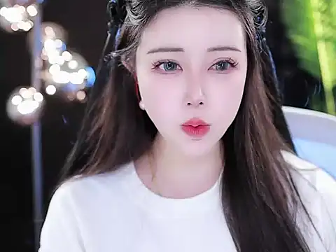 Qiaoqiao  online show from 03.12.25