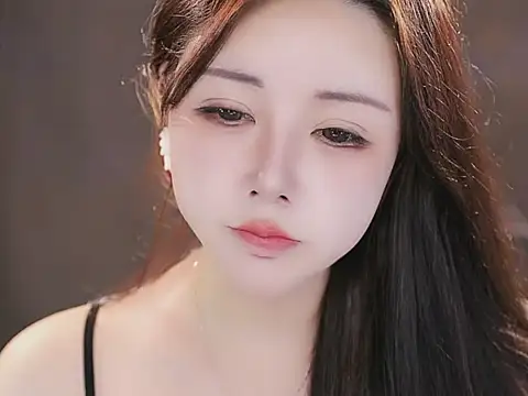 Qiaoqiao  online show from 11.07.25