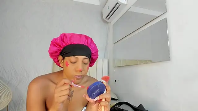 Snapshot of flavia_cruz chatting on 05.07.26 flavia cruz online show from 05.07.26