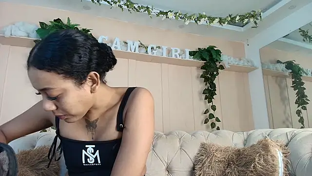 Snapshot of flavia_cruz chatting on 05.16.26 flavia cruz online show from 05.16.26