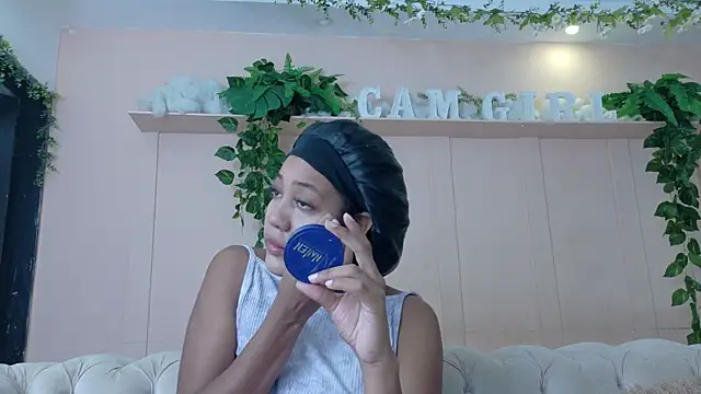 Snapshot of flavia_cruz chatting on 07.25.26 flavia cruz online show from 07.25.26
