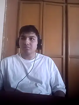Snapshot of LoganFinds chatting on 12.22.25 LoganFinds online show from 12.22.25