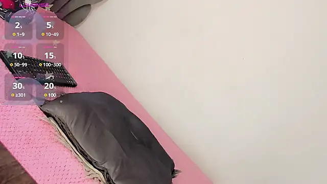 Snapshot of Danielysvalen chatting on 02.25.25 Danielysvalen online show from 02.25.25