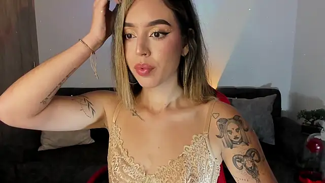 Snapshot of zoee_jackson chatting on 10.19.25 zoee jackson online show from 10.19.25