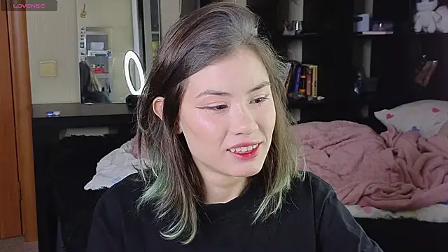 alicekiit online show from 10.04.25