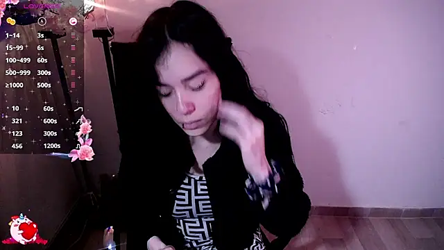 Snapshot of katty_8 chatting on 11.14.25 katty 8 online show from 11.14.25