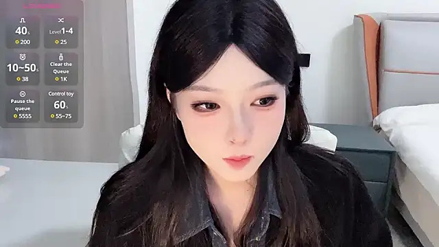 Snapshot of Q-ing chatting on 01.09.25 Q-ing online show from 01.09.25