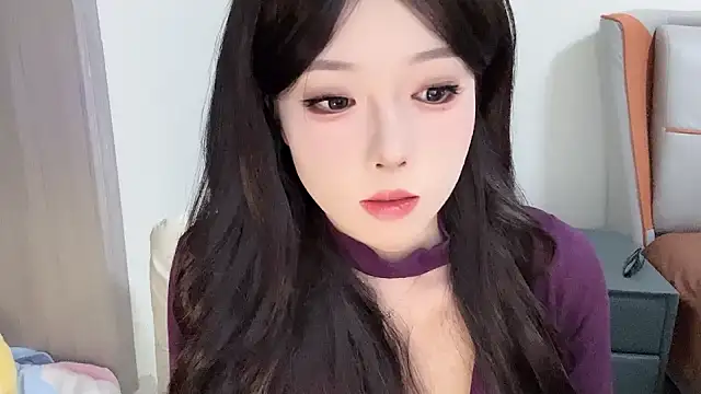 Snapshot of Q-ing chatting on 02.10.25 Q-ing online show from 02.10.25