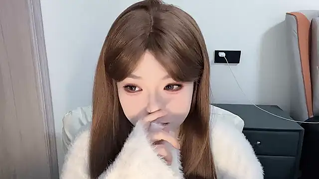 Snapshot of Q-ing chatting on 02.25.25 Q-ing online show from 02.25.25