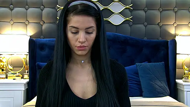 LeyaCass online show from 03.04.25