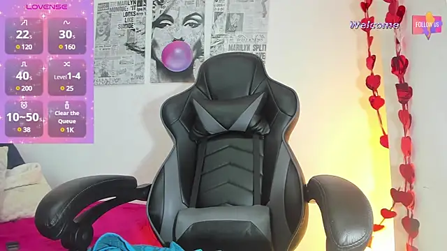 MEGANTARLY09 online show from 03.11.25