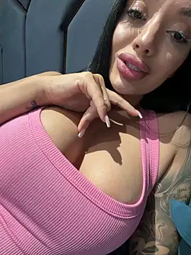 Snapshot of amirahylerr chatting on 06.07.26 amirahylerr online show from 06.07.26