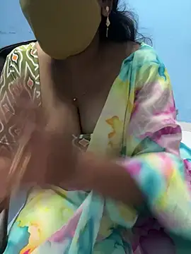 Snapshot of sajeetha chatting on 01.10.25 sajeetha online show from 01.10.25