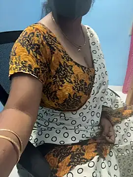 Snapshot of sajeetha chatting on 01.16.25 sajeetha online show from 01.16.25