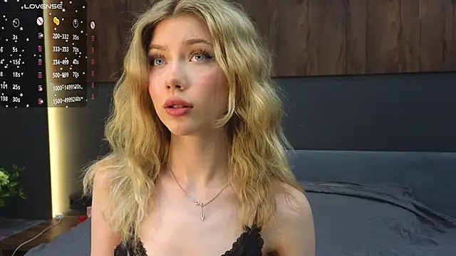 Snapshot of Rainaslater chatting on 02.21.25 Rainaslater online show from 02.21.25