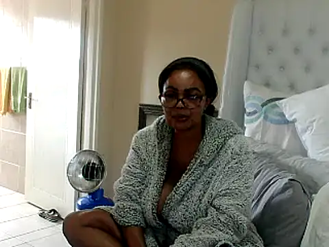 Carocurvy online show from 03.17.25