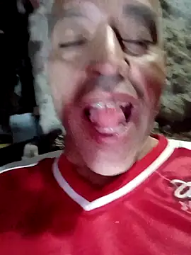 Snapshot of rodrig6987_1 chatting on 11.28.25 rodrig6987 1 online show from 11.28.25