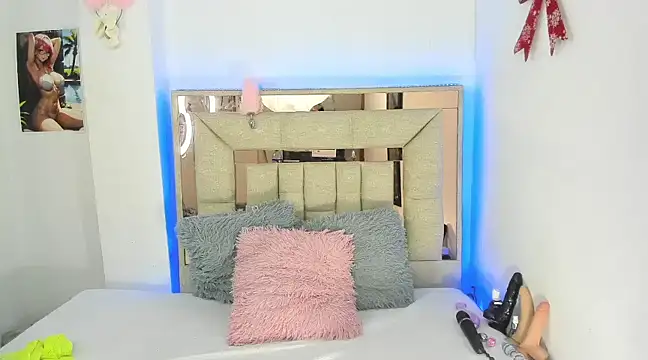 melody bonnet online show from 02.06.25