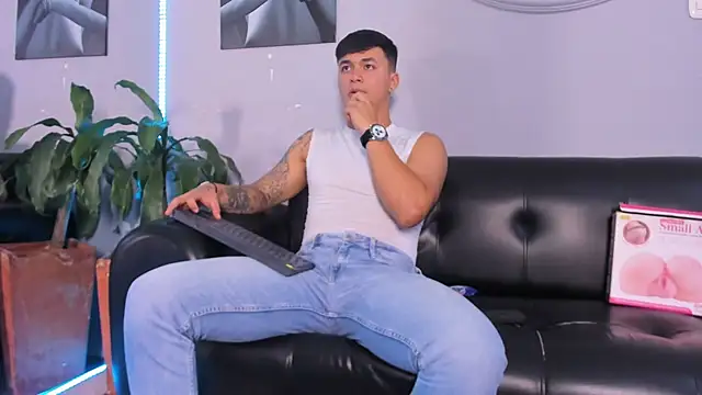 Cristopher strong online show from 02.27.25