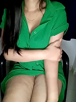 Snapshot of Ms_Neera chatting on 12.20.25 Ms Neera online show from 12.20.25