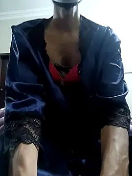 Snapshot of Hornylarka1 chatting on 11.06.25 Hornylarka1 online show from 11.06.25