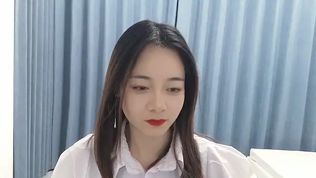 Snapshot of amy-jini chatting on 12.23.24 amy-jini online show from 12.23.24