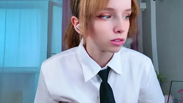 b4by LoL1 online show from 09.13.25