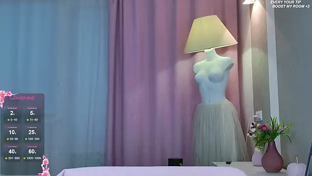 b4by LoL1 online show from 10.15.25