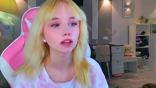 b4by LoL1 online show from 02.04.26